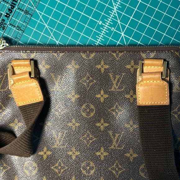 Louis Vuitton Monogram Pochette Bosphore - Picture 8 of 16